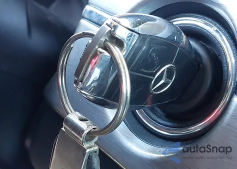 2010 Mercedes-Benz Glk 350 4Matic z USA, uszkodzony, nr VIN WDCGG8HB2AF280740